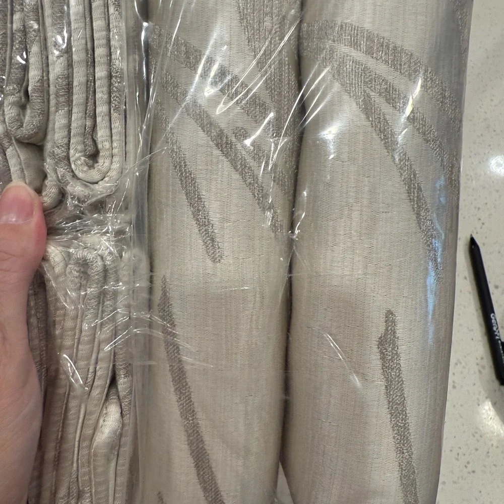 Hudson Park Elegant Silver Patterned Fabric